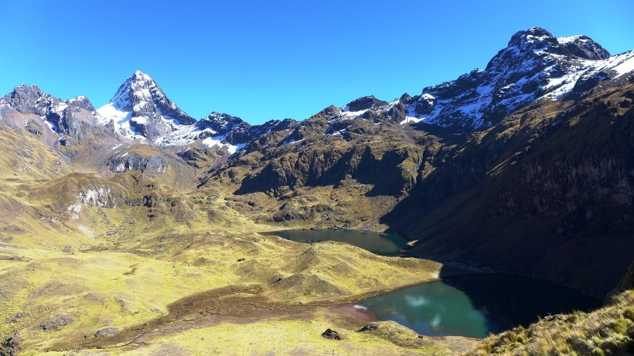 Lagunes Azulcocha et Nevado Sirihuani