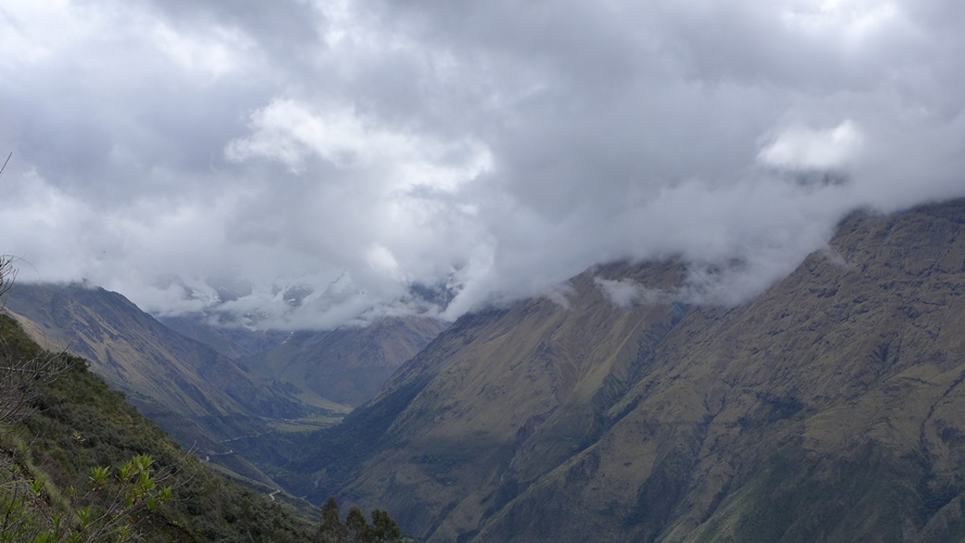 La vallée du Nevado Salcantay, dans les nuages